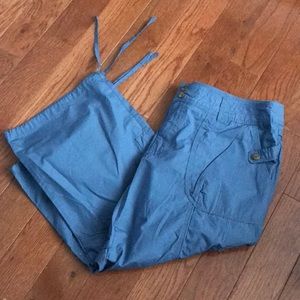 NWOT BPC blue Capri pants